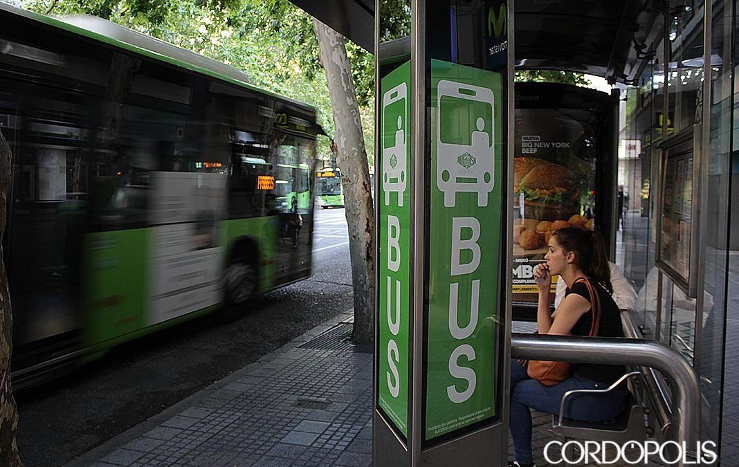 Aucorsa activa un servicio de códigos QR para la Feria que te avisa en tiempo real de dónde está tu bus