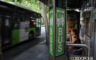 Aucorsa activa un servicio de códigos QR para la Feria que te avisa en tiempo real de dónde está tu bus